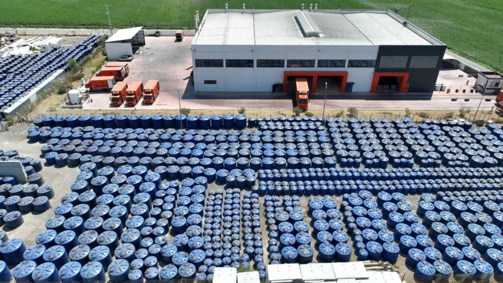 İzmir'de 5 bin ücretsiz yağmur suyu deposu dağıtılmaya başlandı