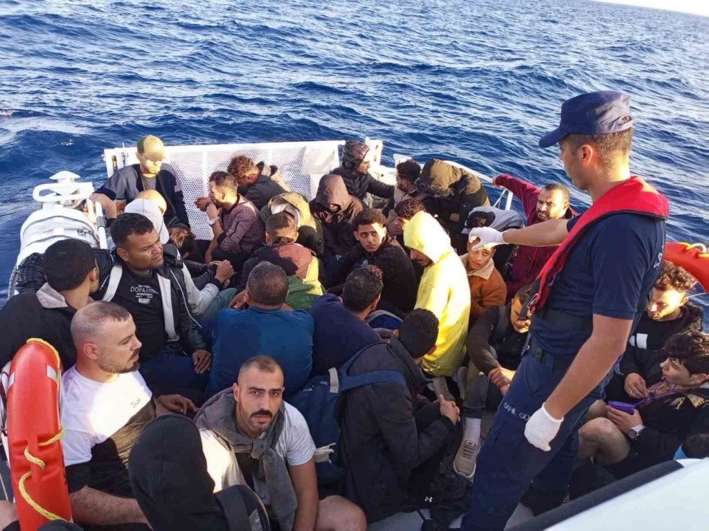 İzmir’de 9 düzensiz göçmen yakalandı