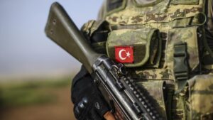 turk askeri irak ve suriyede kalmaya devam edecek mi tezkere tbmmde asker mehmetcik 1475175