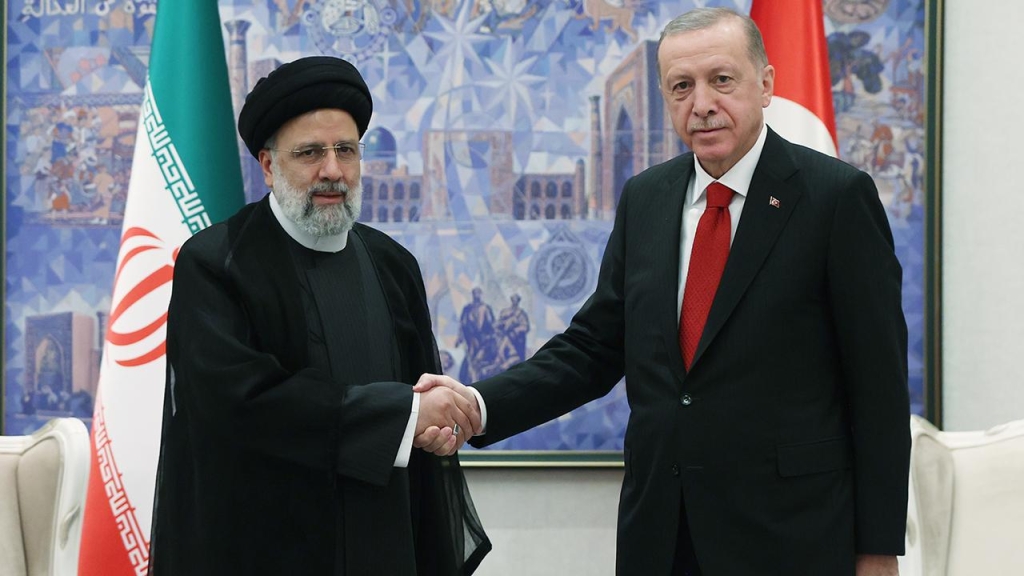 Cumhurbaşkanı Erdoğan İran Cumhurbaşkanı Reisi ile telefonda görüştü
