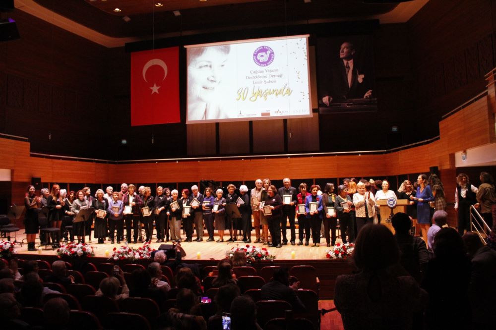 ÇYDD İzmir Şubesi 30. yaşını kutladı