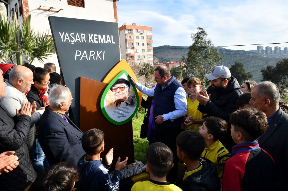 Çiğli’de Yaşar Kemal Parkı törenle açıldı