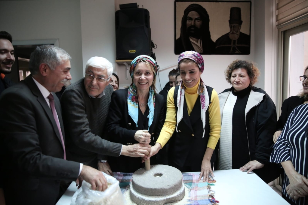 CHP Konak Belediye Başkan Adayı Nilüfer Çınarlı Mutlu: Kimse kendini öteki hissetmeyecek!