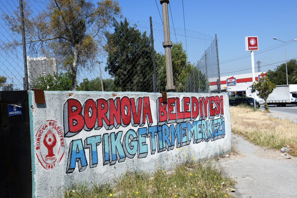 Bornova'da atıklar geri dönüştürülüyor, çevre bilinci artıyor