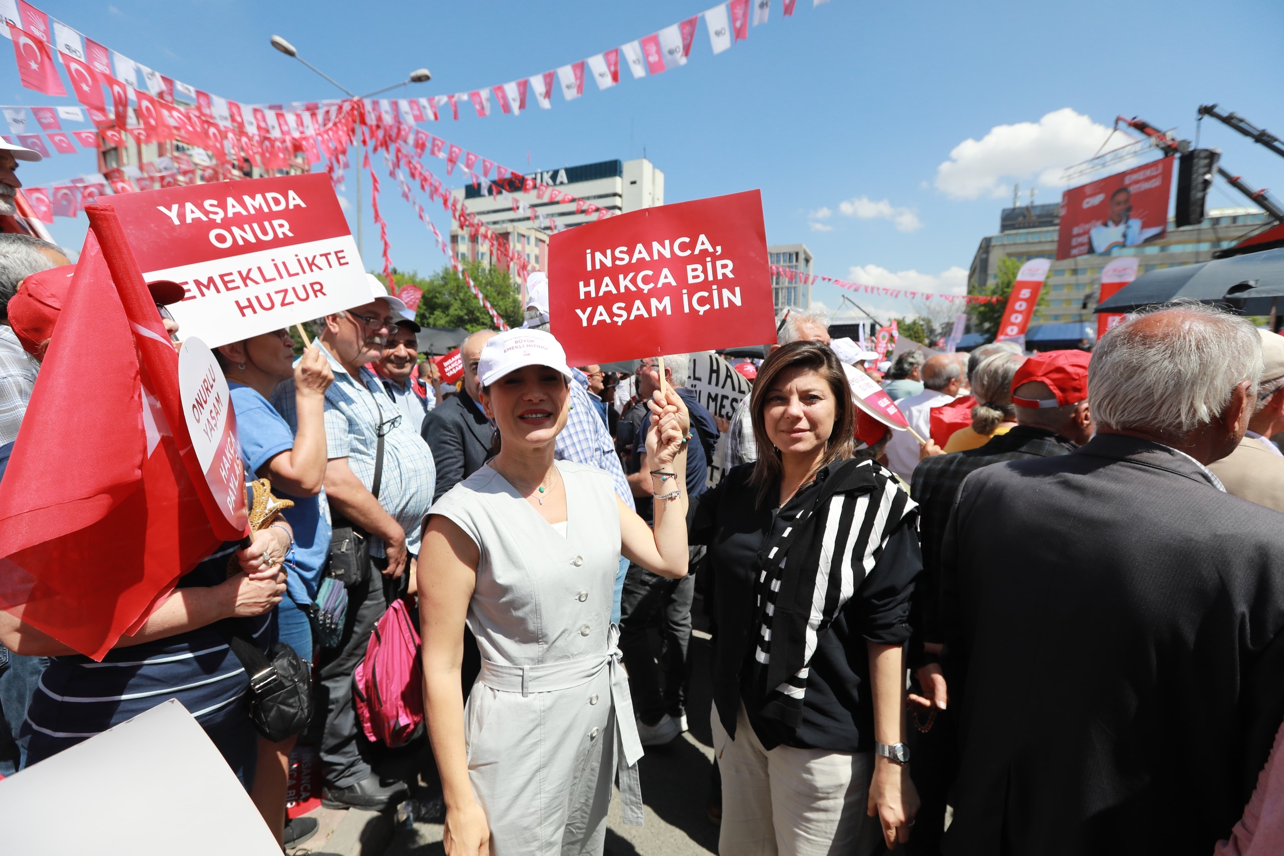 Filiz Başkan, emekliler için Ankara'ya gitti
