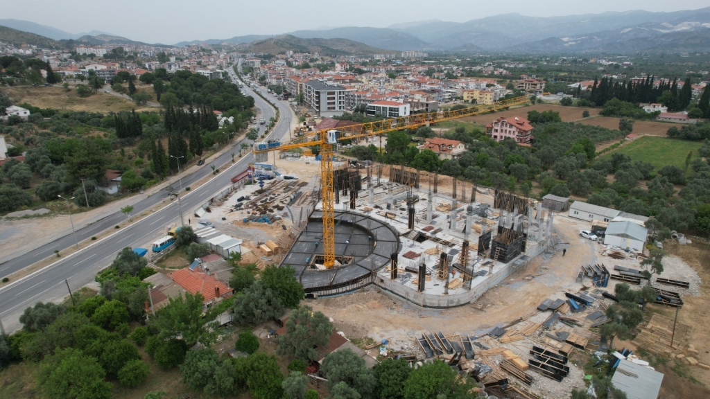 Milas Kültür Merkezi inşaatı devam ediyor