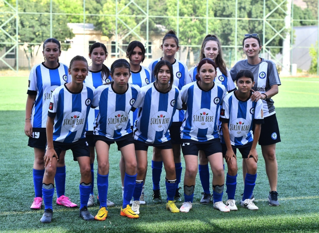 U13-U15 Kız Futbol Ligi'nde düdük çaldı